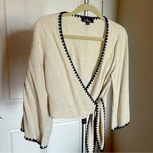 Lulu’s wrap crop top